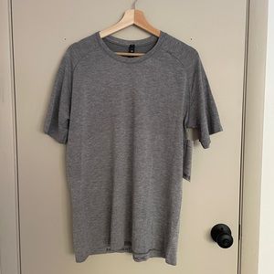NWT lululemon Metal Vent Tech Short Sleeve Shirt 2.0 slate/white color large